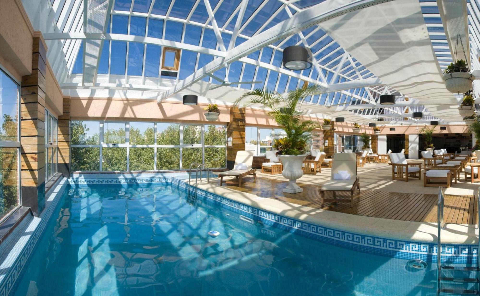 Отель Ramada By Wyndham Buenos Aires Висенте-Лопес Экстерьер фото